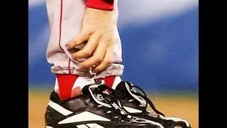 Curt Schilling to Auction Bloody Sock