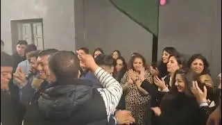Imposible no emocionarse con tanto arte Fiesta gitana llena de alma #artegitano #flamenco #gypsy 