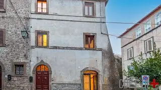 Visita dell'immobile | Montefiascone (VT), Italy | Palazzina cielo-terra sul lago di Bolsena