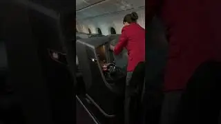 Turkish Airlines 787-9 Business Class Flight Attendant Making My Bed