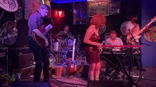 Garnet & Soul - Valerie - Live