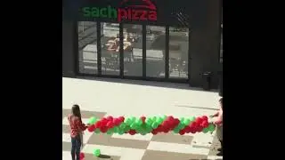 A Girl and a Guy Nail Popping Balloon Decoration / Looner Squad