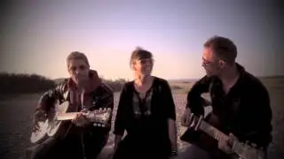 The Dead Lovers - Big World (Beach Session - Acoustic)
