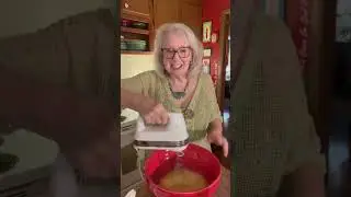 Фунтовый кекс на сковороде. Готовим с Брендой Гантт.