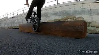Folkestone harbour arm 