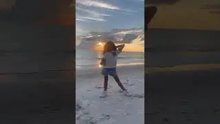 Naples. Amazing sunset. Amazing kid❤️ why growing up so far? #usa #travel #naples #shorts #florida