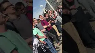 5 мая 2018. Люди на митинге перекрывают дорогу. Навальный