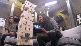 Карли Ллойд играет в «Block Party» с Кэти Нолан