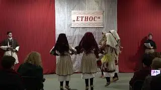 Ревија на народни носии на фолклорен ансамбл Етнос
