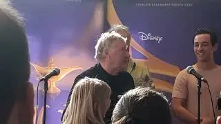 Bram, Bart en Jonathan ontvangen award voor 30 jarig jubileum Aladdin bij Magical Gifts (05-11-2022)