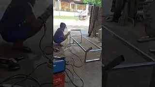Fabrication of cleopatra sofa