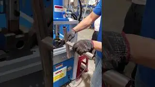 Demonstration of round pipe cutting saddle mouth mold. Do you like this cutting technique