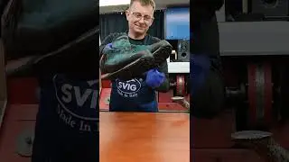 Wymiana podeszwy w butach Meindl &ndash; nowe życie z włoską gumą SVIG! 👞💪