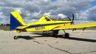 Pilot Waves Hello.MOV