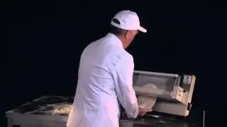 Pastaline Giotto Maxi Dough Roller For Pizzas - Demonstration