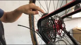 Ele montou muito bem essa bicicleta