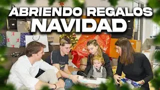 ABRIENDO LOS REGALOS DE NAVIDAD TODA LA FAMILIA! Este año se han pasado😱🎁🎄@Bonbon Reich