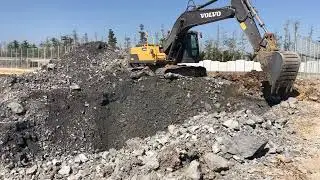This Action Volvo SE210 Excavators Excavation rock.