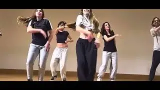 Alba en Afro con grupo de Kenan 2024