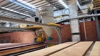 Automatic vacuum kiln cart cleaner for kiln car cleaning