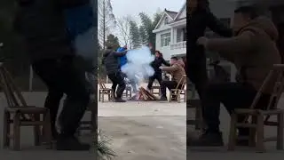 How do you do that to a cat 😮 🤭😁 Here's the video from the source