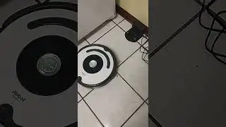 Roomba 670 heading to the dock #roomba