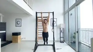 Swinging Knee Raises on Pull-up Bar
