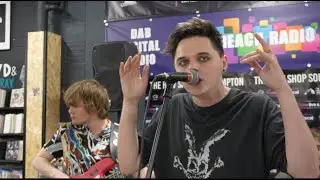 Lewis Shepperd - Council Estate Reject (live @hmv Southampton)
