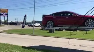 Tesla P90D Ludicrous Unloading at Nott Autocorp Winnipeg