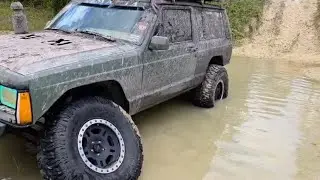 Trail ride at Richloam #florida #gladiator #jeepcherokeexj 