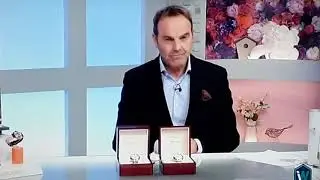 Peter Simon fluffs his lines