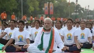 Narendra Modi doing Yoga at Rajpath makes World Record