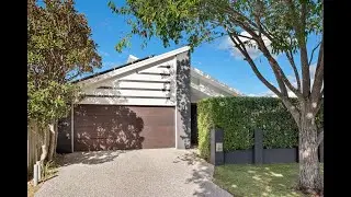 23 Lillydale Street Carseldine - Immaculate Contemporary Family Entertainer