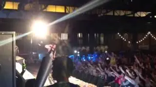 Steve Aoki en Lleida - backstage - Midnight Festival - mamomo