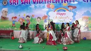 4TH CLASS SRI SAI STUDENTS PERFORM GROUP DANCE ON SRI KRISHNA SONG