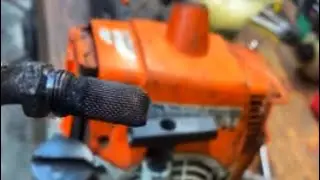 Очистка искрогасителя на штанговой пиле Stihl-HT 250 и всех модификациях.