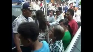 Puluhan Pedagang K5 Geruduk Kantor Terminal Senen