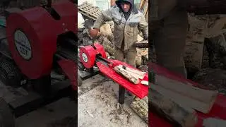 This Log Splitter Is Insane! 😮⚙️ #logsplitter #woodsplitter #wood #woodworking #tools #diy #shorts
