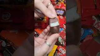 Snacks splash 😋 asmr sound #Snacks #splash #asmrsounds #sweets #candy