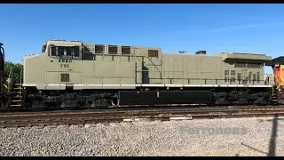 ES44C4 y AC44C6M Moviendo un tren Ferromex en León, Guanajuato. México NOAS_5