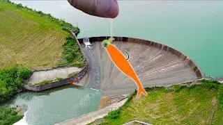 Illinois Spillway Fishing Hooks a BIGGUN!!