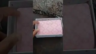 #KateSpade New York unboxing  medium bifold wallet!!  Love it