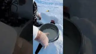 شیر یخ افغانی😋سسکرایب کنید🫣 #viral #travel #snow #afghanistan شیر یخ #افغانی #افغانی_تیک_تاک