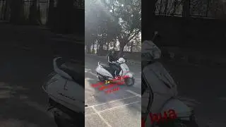 Scooty 🛵 chlaty hua right side u turn practice. ciykal nahi aati hai scooty 🛵 girl training