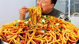 8元买10斤肥猪肉，阿强做大碗“炸酱面”，吸溜一大口，满满酱汁，真过瘾！【cram阿强】