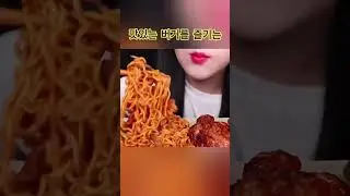 맛있는 버거를 즐기는😋 tinatangkilik ang masarap na burger #asmr #mukbang #food #burger #ytshorts #shortsfeed