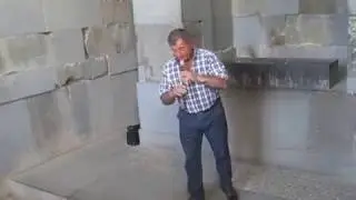 Музыка дудука (армянская флейта) в храме Гарни, Армения