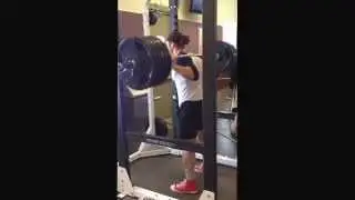18 year old raw 500lbs squat for 5 reps