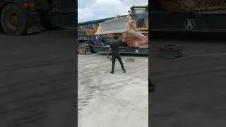 No Ramp! Dangerous Bulldozer Unloading from Truck 😱 | Extreme Heavy Equipment Skills