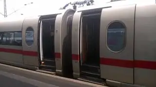 ICE3 Abfahrt im Stuttgarter HBF
